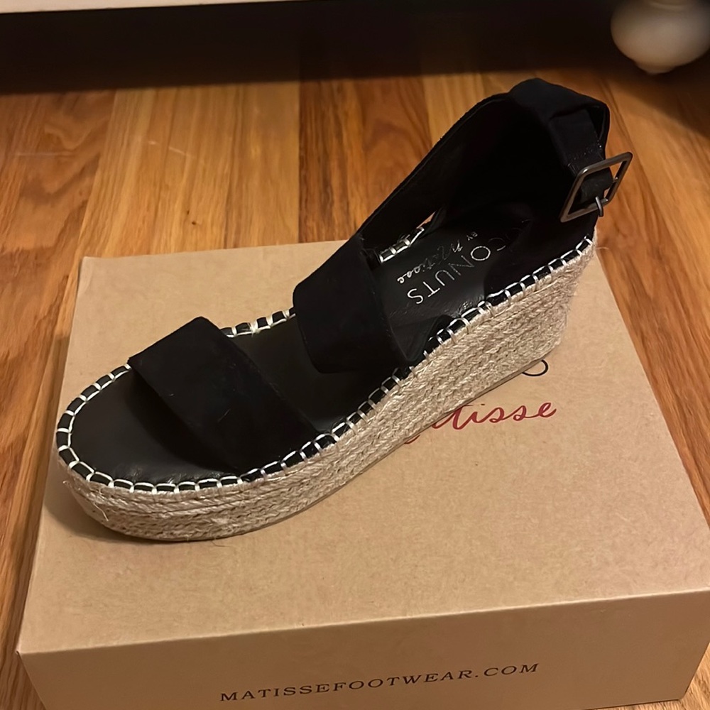Coconuts by Matisse brand new wedges!!!